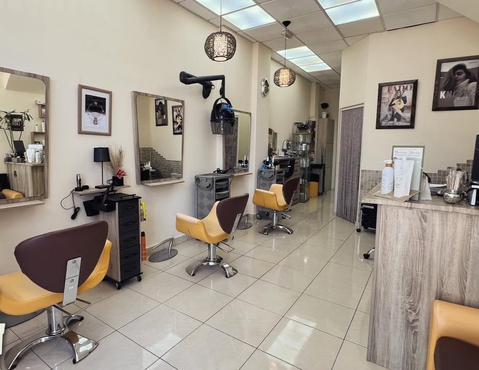 Interior del salón de peluquería Más que Guapo's en Avda Los Menceyes